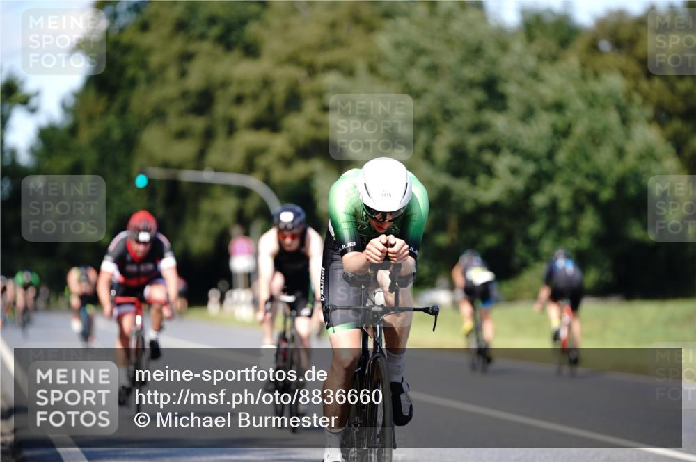 07.09.2025 - 19. Norderstedt Triathlon Michael Burmester http://msf.ph/oto/8836660 07.09.2025 14:08:23 Radfahren 987, 995, 1015 meine-sportfotos.de