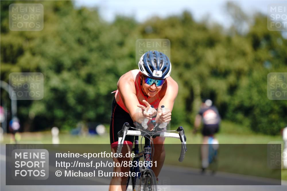 07.09.2025 - 19. Norderstedt Triathlon Michael Burmester http://msf.ph/oto/8836661 07.09.2025 12:48:39 Radfahren 798 meine-sportfotos.de