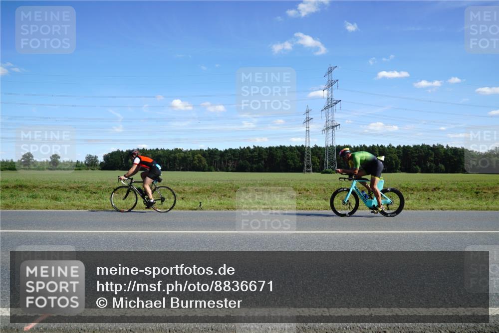 07.09.2025 - 19. Norderstedt Triathlon Michael Burmester http://msf.ph/oto/8836671 07.09.2025 14:06:29 Radfahren 411, 967, 1009 meine-sportfotos.de