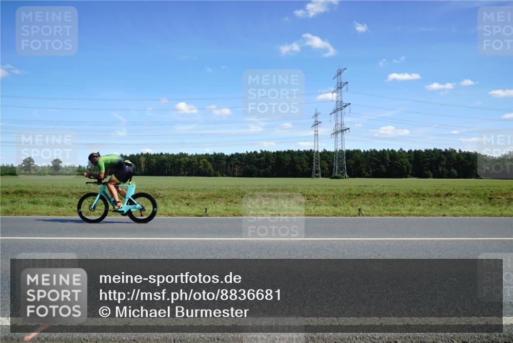 07.09.2025 - 19. Norderstedt Triathlon Michael Burmester http://msf.ph/oto/8836681 07.09.2025 14:06:30 Radfahren 411, 967 meine-sportfotos.de