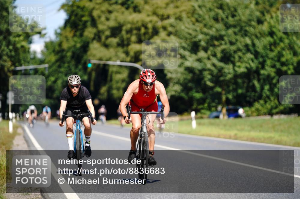 07.09.2025 - 19. Norderstedt Triathlon Michael Burmester http://msf.ph/oto/8836683 07.09.2025 12:48:53 Radfahren 142, 1216 meine-sportfotos.de