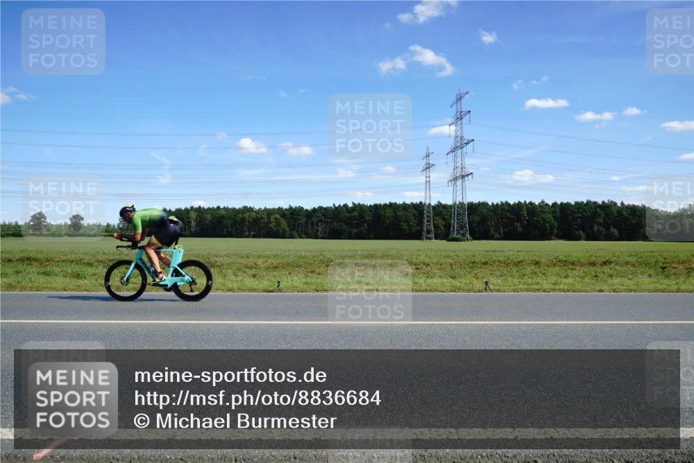 07.09.2025 - 19. Norderstedt Triathlon Michael Burmester http://msf.ph/oto/8836684 07.09.2025 14:06:30 Radfahren 411, 967 meine-sportfotos.de