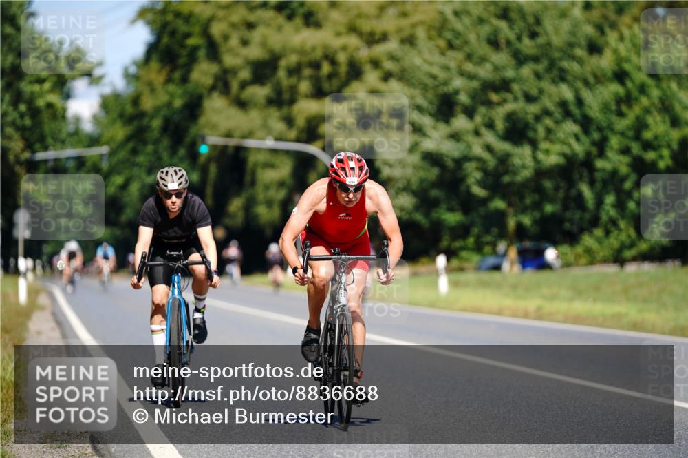 07.09.2025 - 19. Norderstedt Triathlon Michael Burmester http://msf.ph/oto/8836688 07.09.2025 12:48:53 Radfahren 142, 1216 meine-sportfotos.de
