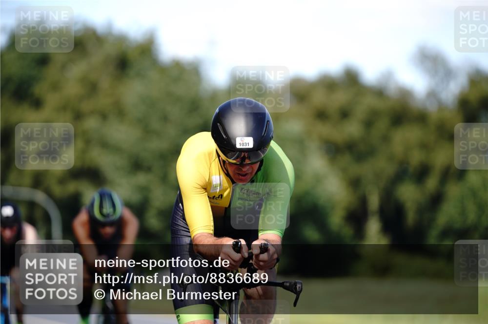 07.09.2025 - 19. Norderstedt Triathlon Michael Burmester http://msf.ph/oto/8836689 07.09.2025 14:08:34 Radfahren 1002, 1013, 1031, 1457 meine-sportfotos.de