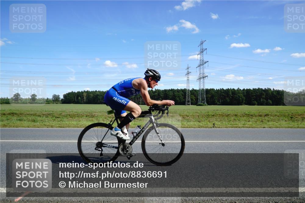07.09.2025 - 19. Norderstedt Triathlon Michael Burmester http://msf.ph/oto/8836691 07.09.2025 14:06:30 Radfahren 411, 967 meine-sportfotos.de