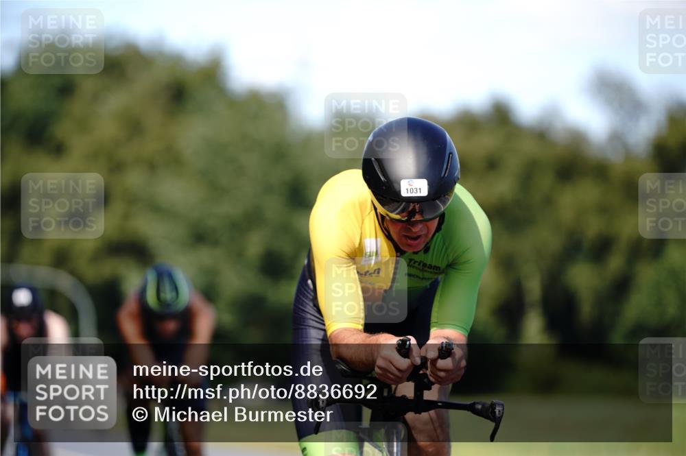 07.09.2025 - 19. Norderstedt Triathlon Michael Burmester http://msf.ph/oto/8836692 07.09.2025 14:08:34 Radfahren 1002, 1013, 1031, 1457 meine-sportfotos.de