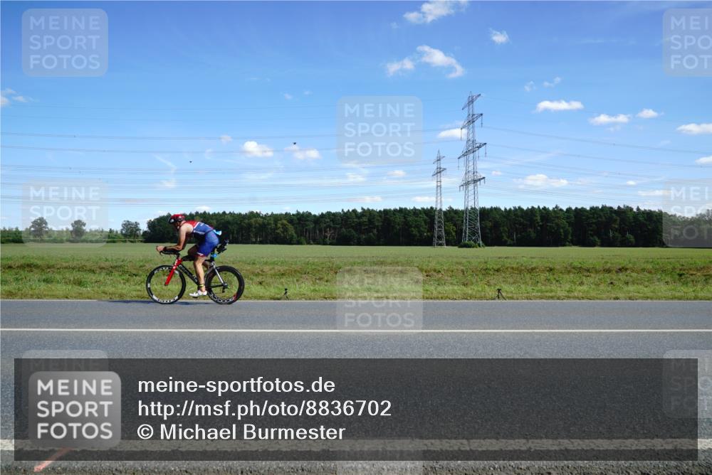 07.09.2025 - 19. Norderstedt Triathlon Michael Burmester http://msf.ph/oto/8836702 07.09.2025 14:06:34 Radfahren 967 meine-sportfotos.de