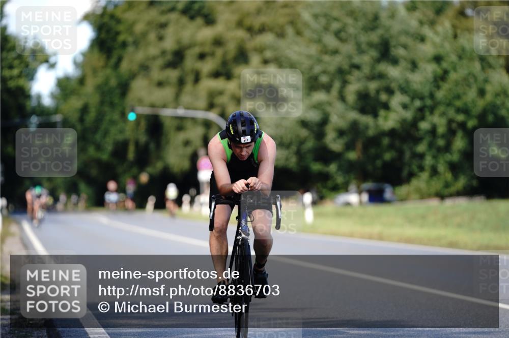 07.09.2025 - 19. Norderstedt Triathlon Michael Burmester http://msf.ph/oto/8836703 07.09.2025 14:08:38 Radfahren 417, 1002, 1457 meine-sportfotos.de