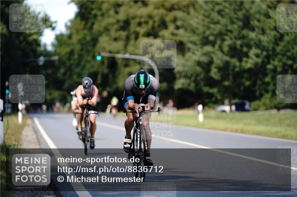 07.09.2025 - 19. Norderstedt Triathlon Michael Burmester http://msf.ph/oto/8836712 07.09.2025 14:08:47 Radfahren 990, 992 meine-sportfotos.de