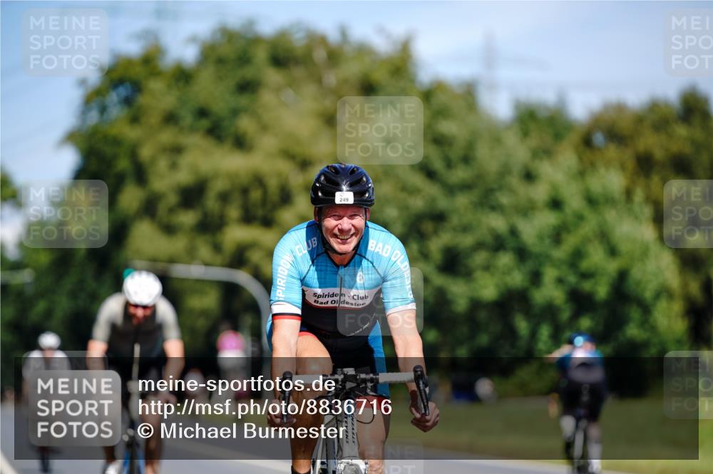 07.09.2025 - 19. Norderstedt Triathlon Michael Burmester http://msf.ph/oto/8836716 07.09.2025 12:49:05 Radfahren 249, 288 meine-sportfotos.de