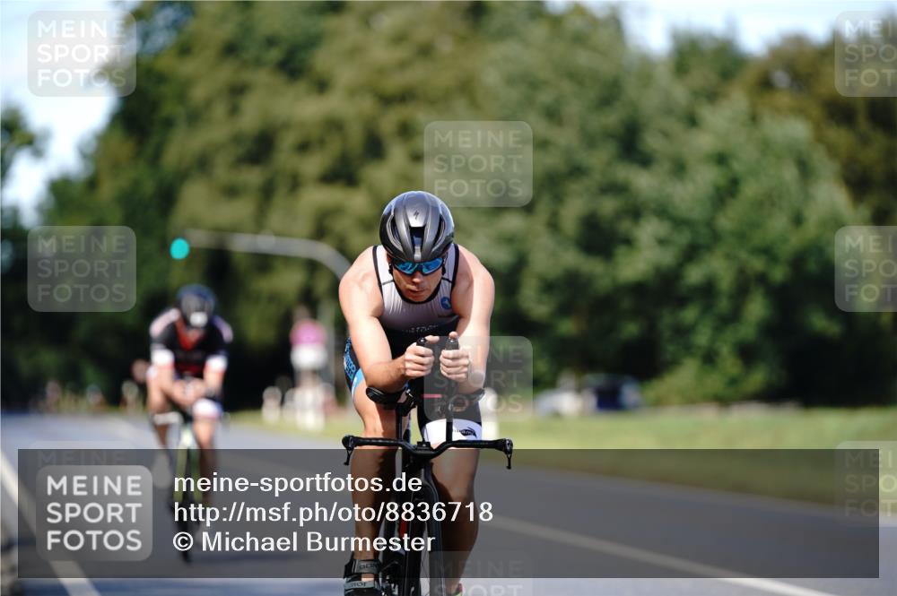 07.09.2025 - 19. Norderstedt Triathlon Michael Burmester http://msf.ph/oto/8836718 07.09.2025 14:08:49 Radfahren 986, 990, 992 meine-sportfotos.de