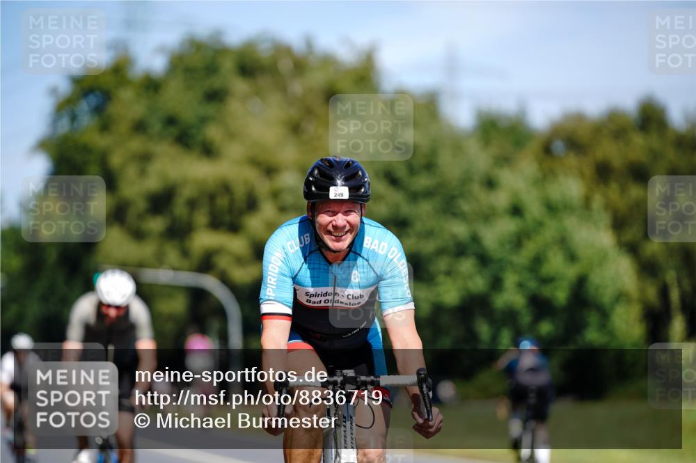 07.09.2025 - 19. Norderstedt Triathlon Michael Burmester http://msf.ph/oto/8836719 07.09.2025 12:49:05 Radfahren 249, 288 meine-sportfotos.de