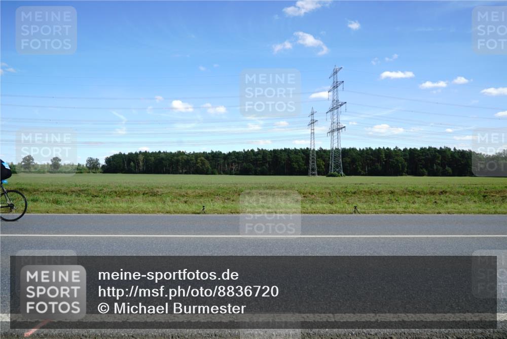 07.09.2025 - 19. Norderstedt Triathlon Michael Burmester http://msf.ph/oto/8836720 07.09.2025 14:06:40 Radfahren  meine-sportfotos.de