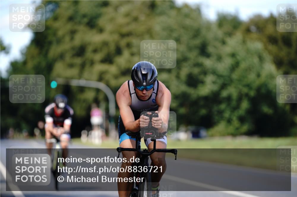 07.09.2025 - 19. Norderstedt Triathlon Michael Burmester http://msf.ph/oto/8836721 07.09.2025 14:08:49 Radfahren 986, 990, 992 meine-sportfotos.de