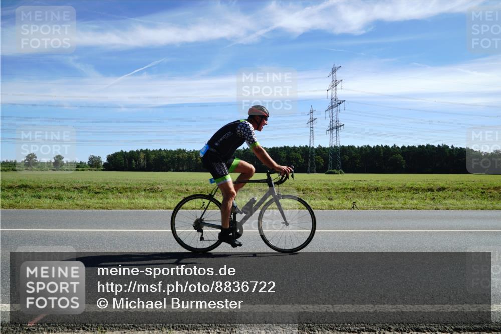 07.09.2025 - 19. Norderstedt Triathlon Michael Burmester http://msf.ph/oto/8836722 07.09.2025 12:01:43 Radfahren 302, 695, 898, 1380 meine-sportfotos.de