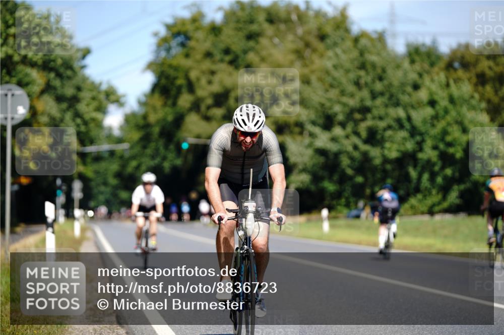 07.09.2025 - 19. Norderstedt Triathlon Michael Burmester http://msf.ph/oto/8836723 07.09.2025 12:49:06 Radfahren 249, 288 meine-sportfotos.de