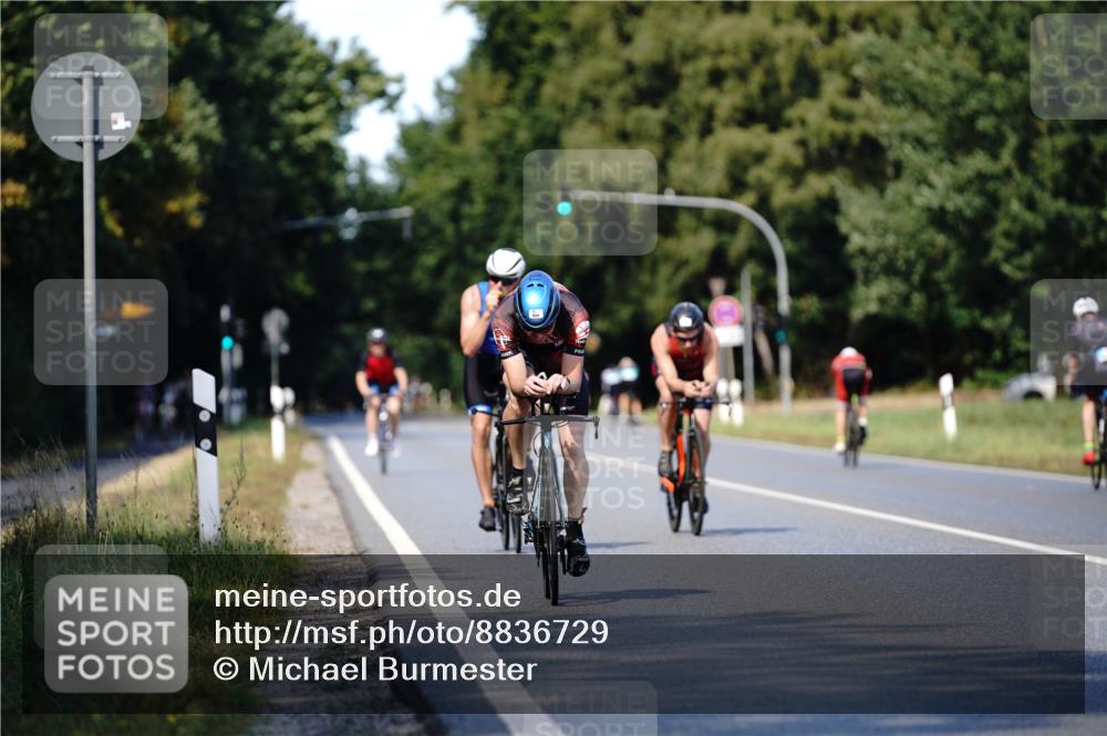 07.09.2025 - 19. Norderstedt Triathlon Michael Burmester http://msf.ph/oto/8836729 07.09.2025 14:09:03 Radfahren 959, 961, 1010 meine-sportfotos.de