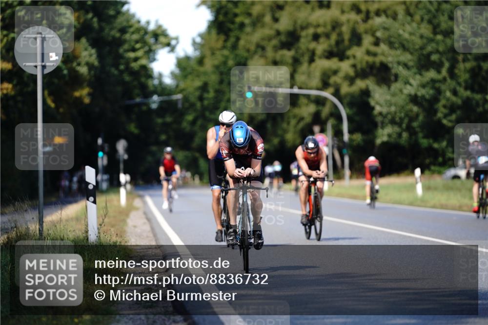 07.09.2025 - 19. Norderstedt Triathlon Michael Burmester http://msf.ph/oto/8836732 07.09.2025 14:09:03 Radfahren 959, 961, 1010 meine-sportfotos.de