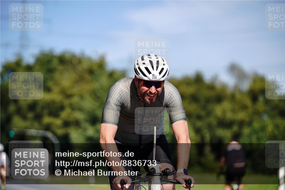 07.09.2025 - 19. Norderstedt Triathlon Michael Burmester http://msf.ph/oto/8836733 07.09.2025 12:49:07 Radfahren 249, 288 meine-sportfotos.de