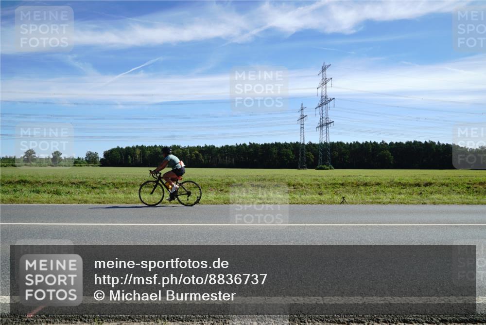 07.09.2025 - 19. Norderstedt Triathlon Michael Burmester http://msf.ph/oto/8836737 07.09.2025 12:01:48 Radfahren 302, 1213 meine-sportfotos.de