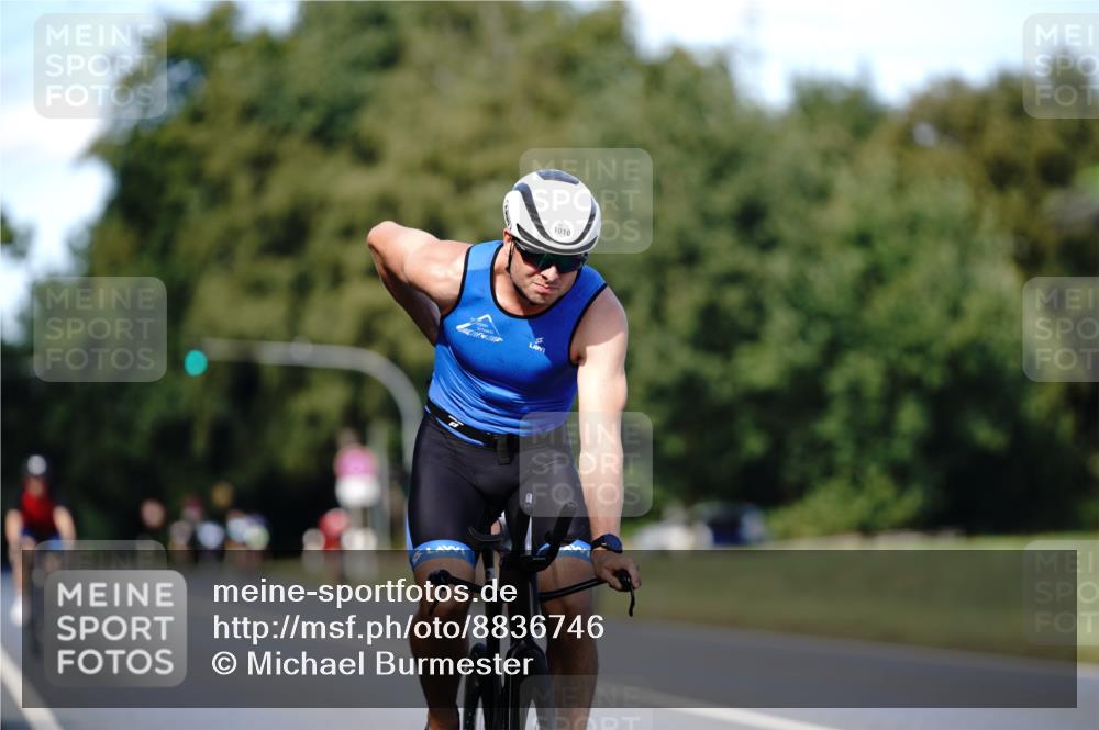 07.09.2025 - 19. Norderstedt Triathlon Michael Burmester http://msf.ph/oto/8836746 07.09.2025 14:09:06 Radfahren 959, 961, 1010 meine-sportfotos.de
