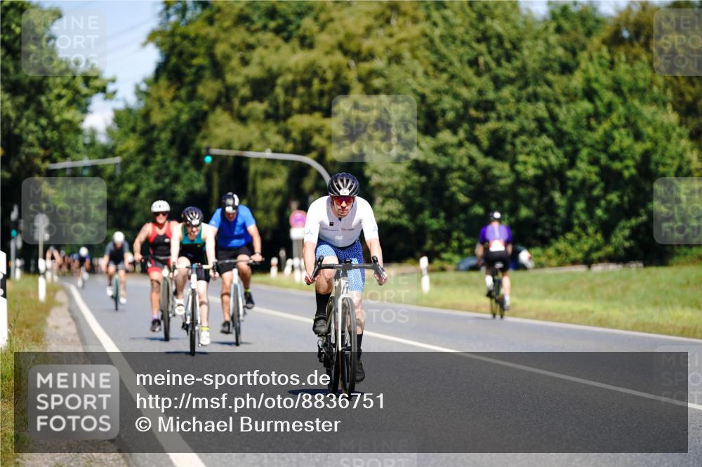07.09.2025 - 19. Norderstedt Triathlon Michael Burmester http://msf.ph/oto/8836751 07.09.2025 12:49:42 Radfahren 174, 240 meine-sportfotos.de