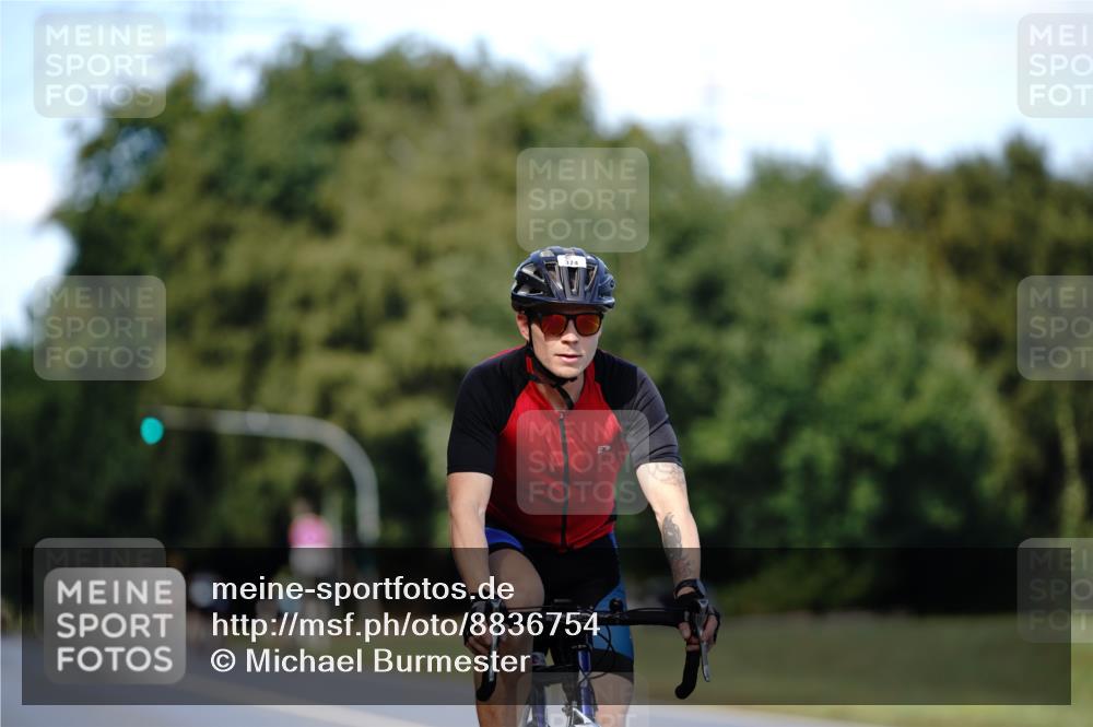 07.09.2025 - 19. Norderstedt Triathlon Michael Burmester http://msf.ph/oto/8836754 07.09.2025 14:09:11 Radfahren 374 meine-sportfotos.de
