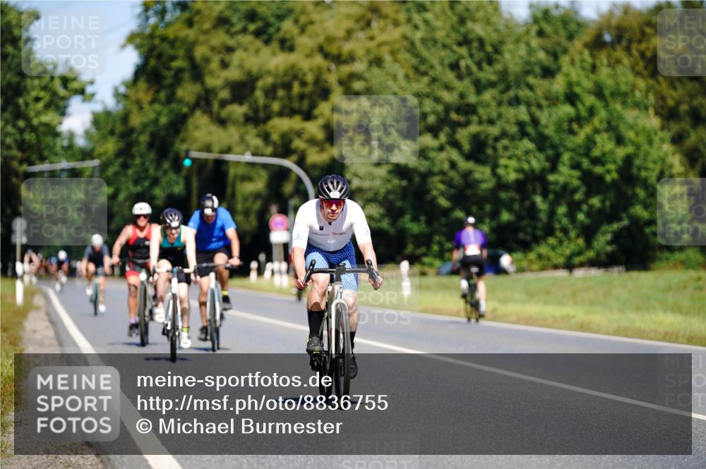 07.09.2025 - 19. Norderstedt Triathlon Michael Burmester http://msf.ph/oto/8836755 07.09.2025 12:49:42 Radfahren 174, 240 meine-sportfotos.de