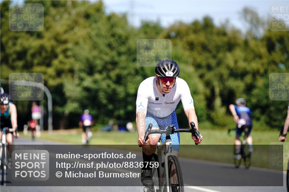 07.09.2025 - 19. Norderstedt Triathlon Michael Burmester http://msf.ph/oto/8836759 07.09.2025 12:49:43 Radfahren 174, 240, 311 meine-sportfotos.de