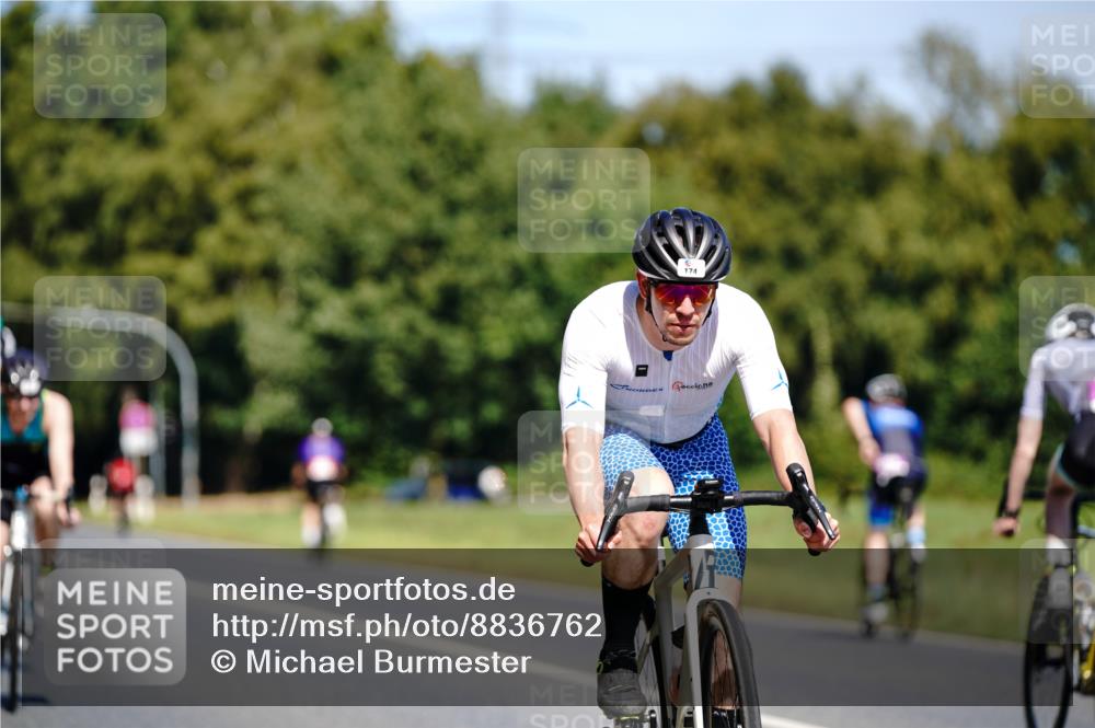 07.09.2025 - 19. Norderstedt Triathlon Michael Burmester http://msf.ph/oto/8836762 07.09.2025 12:49:43 Radfahren 174, 240, 311 meine-sportfotos.de