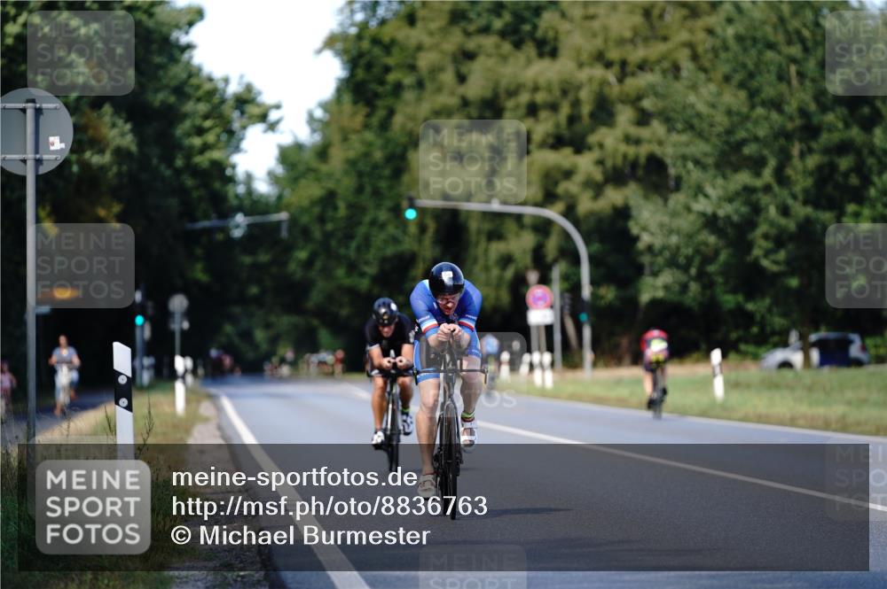 07.09.2025 - 19. Norderstedt Triathlon Michael Burmester http://msf.ph/oto/8836763 07.09.2025 14:09:22 Radfahren 989, 1038 meine-sportfotos.de