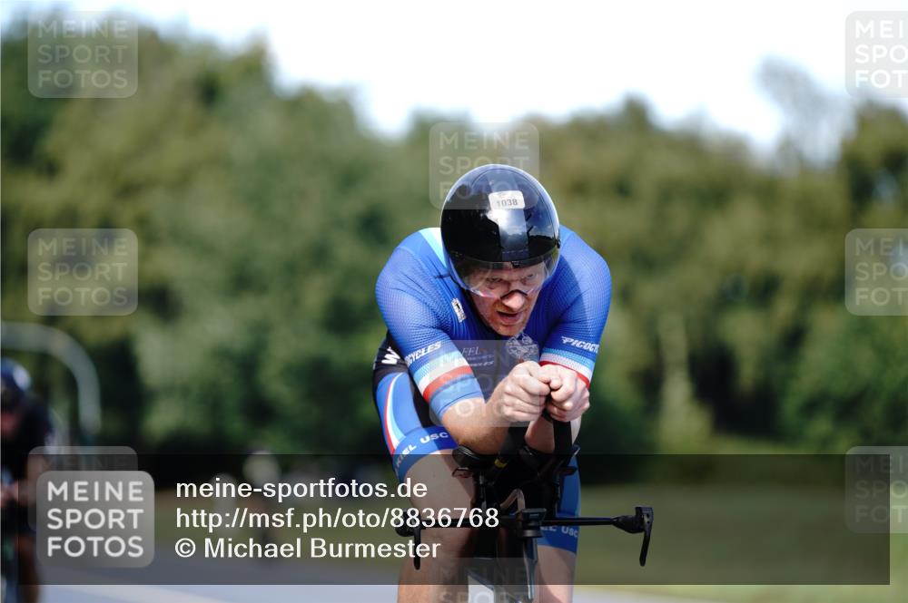 07.09.2025 - 19. Norderstedt Triathlon Michael Burmester http://msf.ph/oto/8836768 07.09.2025 14:09:24 Radfahren 989, 1038 meine-sportfotos.de