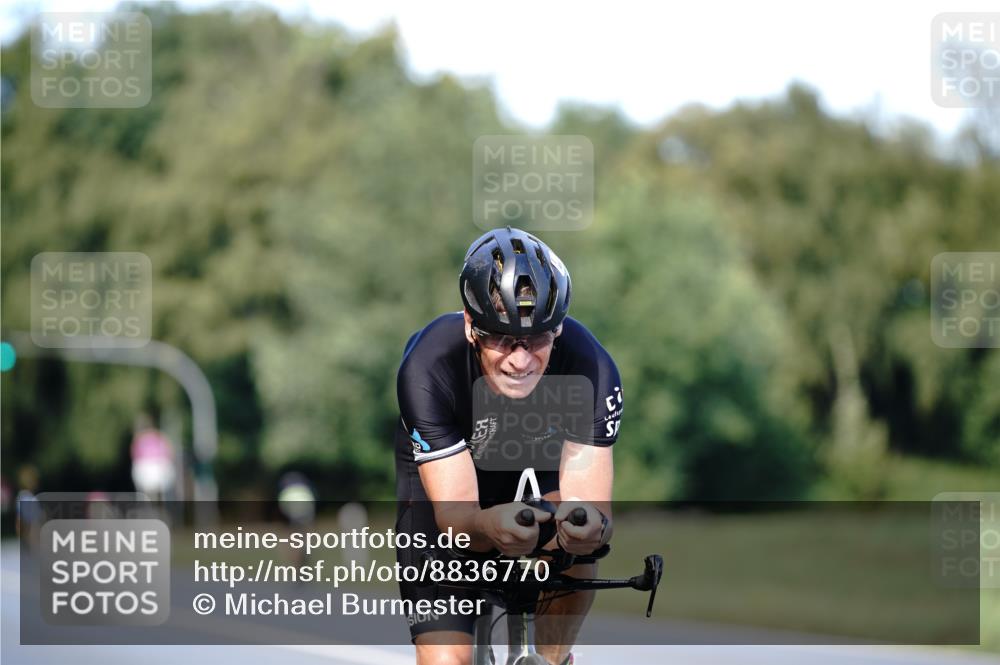 07.09.2025 - 19. Norderstedt Triathlon Michael Burmester http://msf.ph/oto/8836770 07.09.2025 14:09:25 Radfahren 989, 1038 meine-sportfotos.de