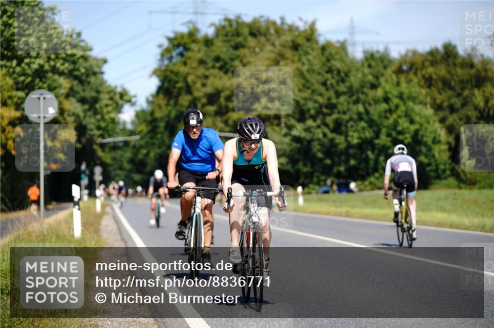 07.09.2025 - 19. Norderstedt Triathlon Michael Burmester http://msf.ph/oto/8836771 07.09.2025 12:49:44 Radfahren 174, 240, 311 meine-sportfotos.de