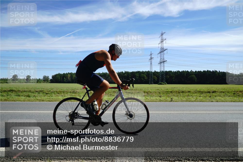07.09.2025 - 19. Norderstedt Triathlon Michael Burmester http://msf.ph/oto/8836779 07.09.2025 12:01:56 Radfahren 696, 738, 845 meine-sportfotos.de