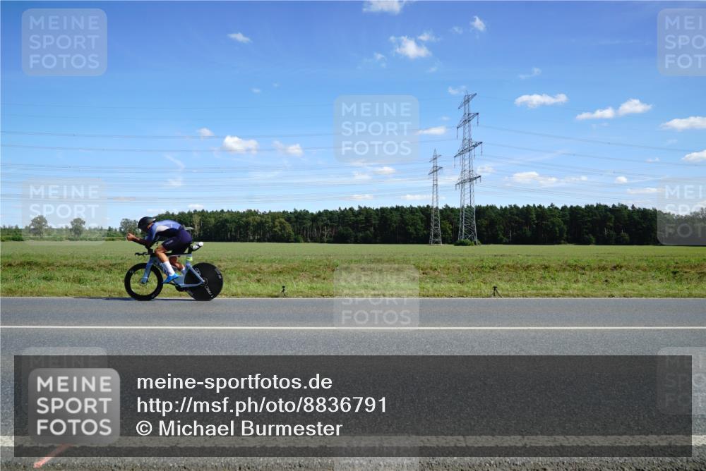 07.09.2025 - 19. Norderstedt Triathlon Michael Burmester http://msf.ph/oto/8836791 07.09.2025 14:07:19 Radfahren 1469 meine-sportfotos.de