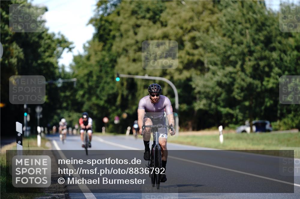 07.09.2025 - 19. Norderstedt Triathlon Michael Burmester http://msf.ph/oto/8836792 07.09.2025 14:10:06 Radfahren 872 meine-sportfotos.de