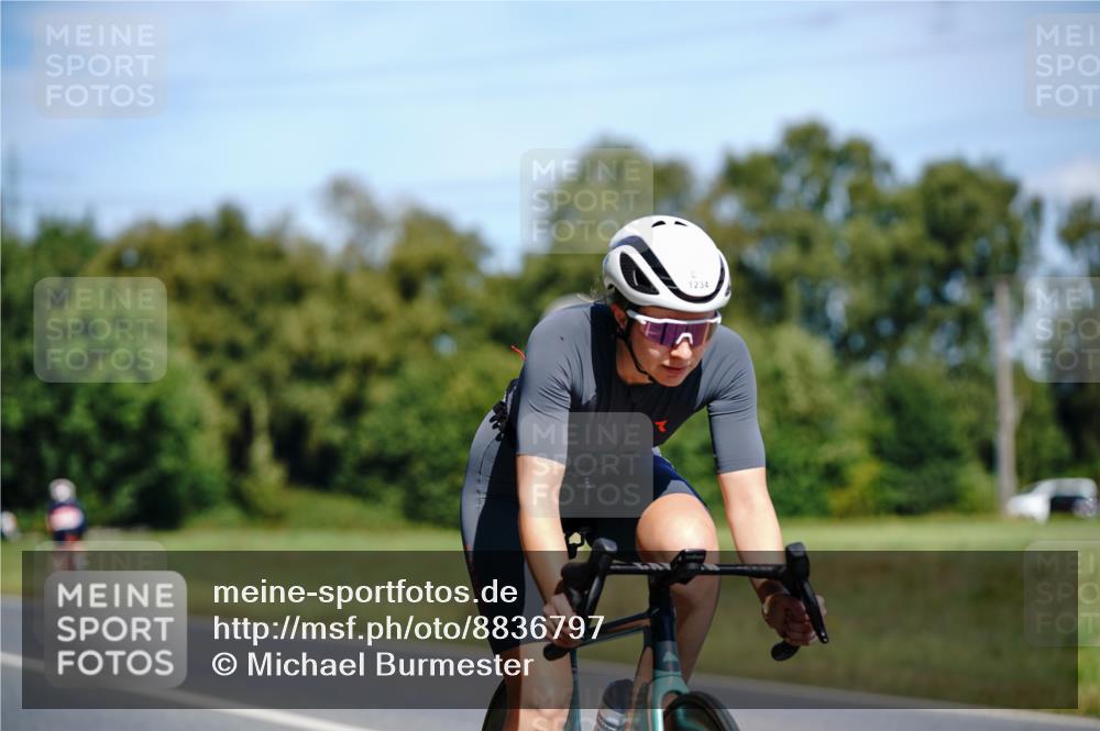 07.09.2025 - 19. Norderstedt Triathlon Michael Burmester http://msf.ph/oto/8836797 07.09.2025 12:49:49 Radfahren 311, 1234, 1477 meine-sportfotos.de