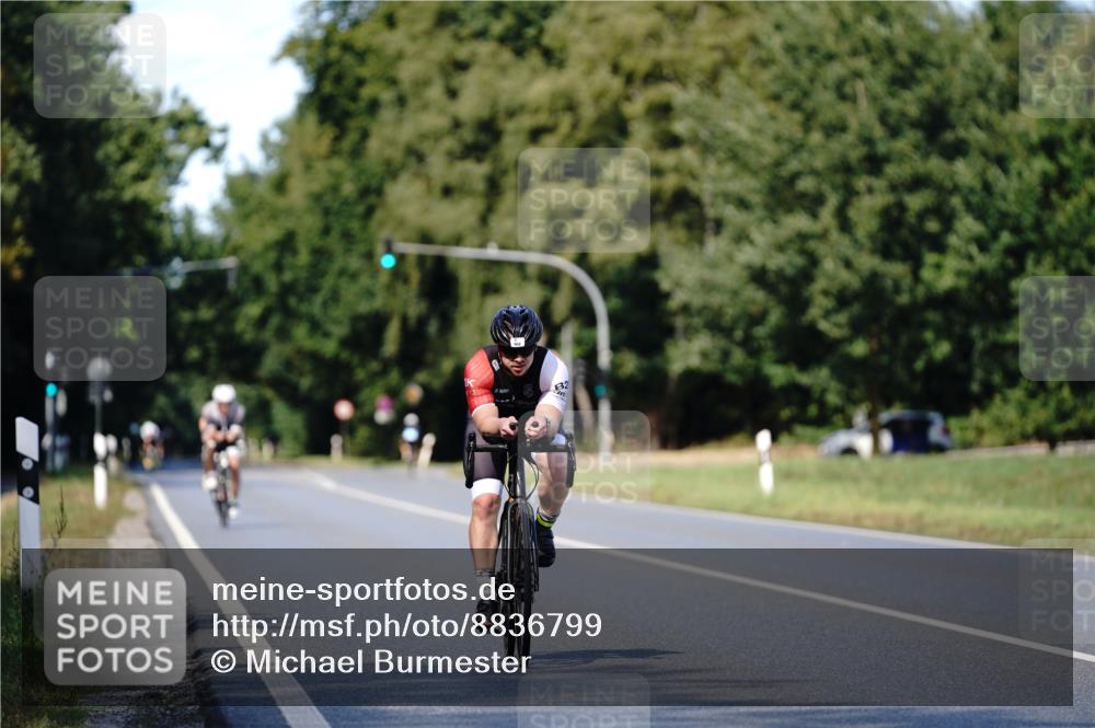 07.09.2025 - 19. Norderstedt Triathlon Michael Burmester http://msf.ph/oto/8836799 07.09.2025 14:10:09 Radfahren 872, 968 meine-sportfotos.de