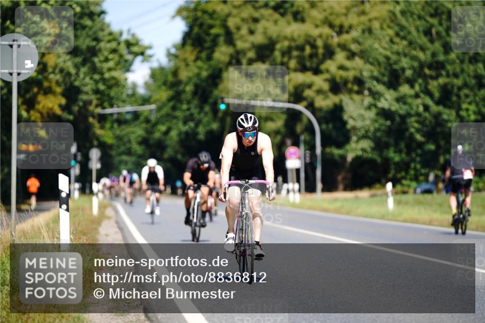 07.09.2025 - 19. Norderstedt Triathlon Michael Burmester http://msf.ph/oto/8836812 07.09.2025 12:50:00 Radfahren 1373 meine-sportfotos.de