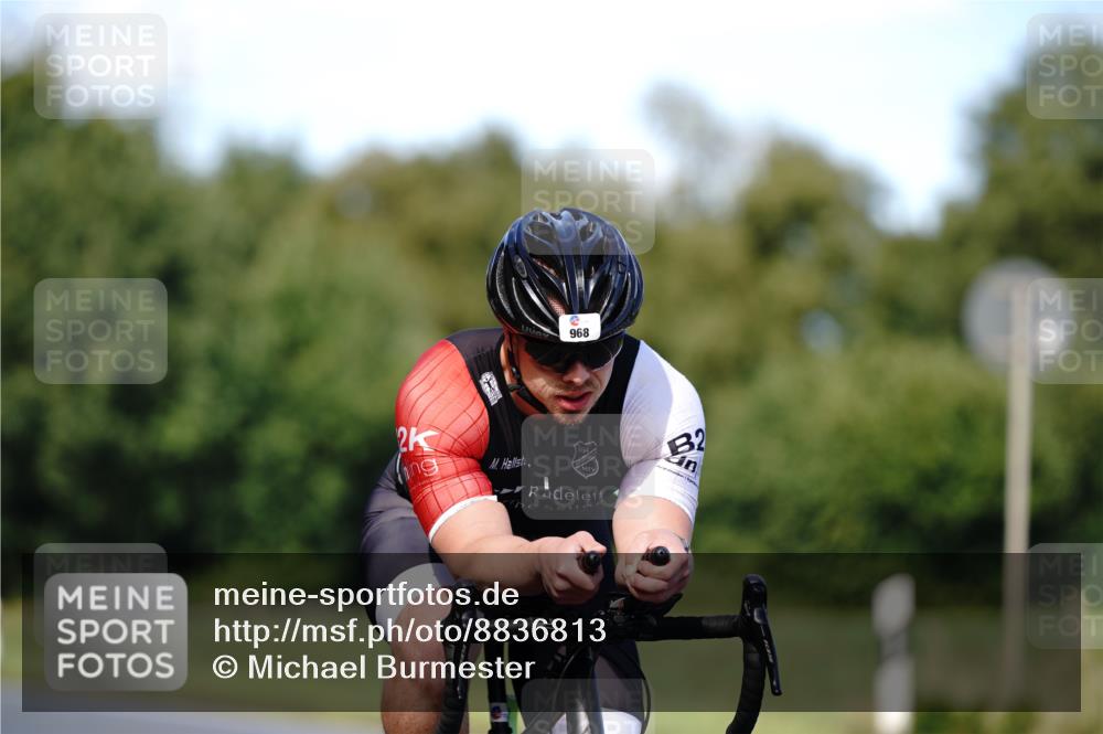 07.09.2025 - 19. Norderstedt Triathlon Michael Burmester http://msf.ph/oto/8836813 07.09.2025 14:10:11 Radfahren 968 meine-sportfotos.de