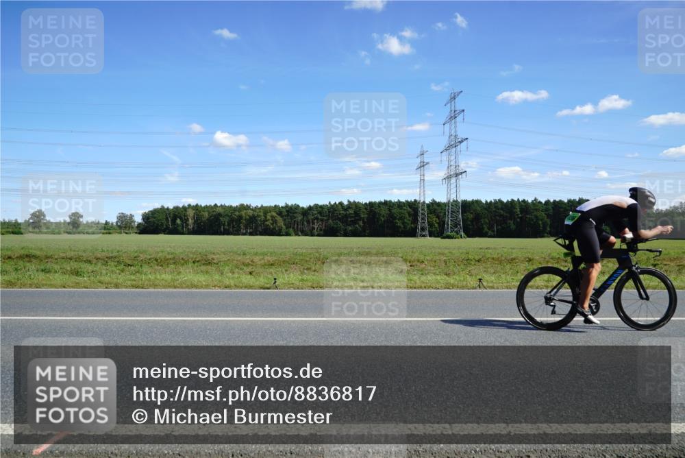 07.09.2025 - 19. Norderstedt Triathlon Michael Burmester http://msf.ph/oto/8836817 07.09.2025 14:07:27 Radfahren 960, 971, 1036 meine-sportfotos.de