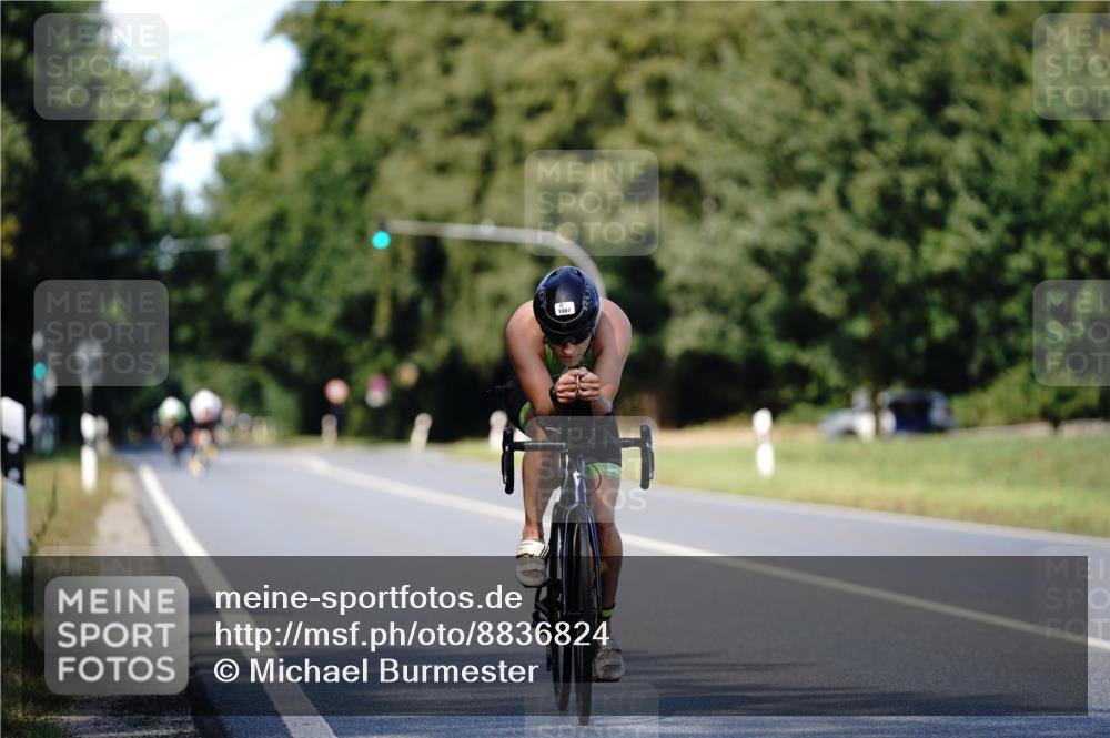 07.09.2025 - 19. Norderstedt Triathlon Michael Burmester http://msf.ph/oto/8836824 07.09.2025 14:10:16 Radfahren 991, 1007 meine-sportfotos.de