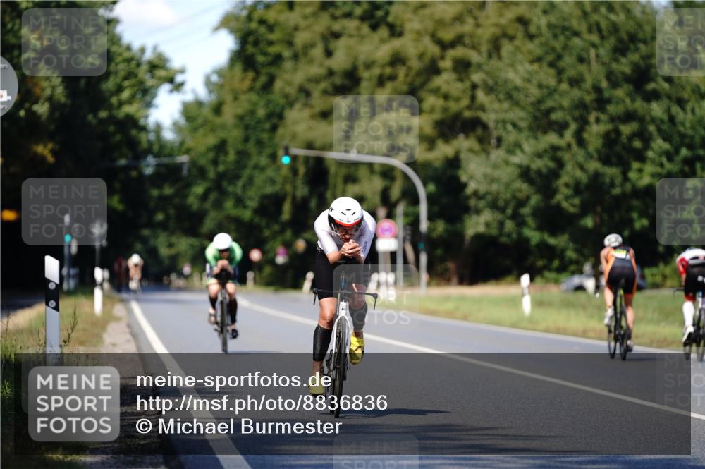 07.09.2025 - 19. Norderstedt Triathlon Michael Burmester http://msf.ph/oto/8836836 07.09.2025 14:10:23 Radfahren 388 meine-sportfotos.de