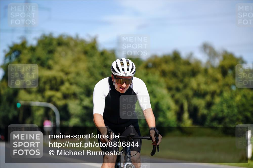 07.09.2025 - 19. Norderstedt Triathlon Michael Burmester http://msf.ph/oto/8836844 07.09.2025 12:50:07 Radfahren 344, 712, 781 meine-sportfotos.de
