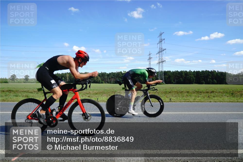 07.09.2025 - 19. Norderstedt Triathlon Michael Burmester http://msf.ph/oto/8836849 07.09.2025 14:07:49 Radfahren 994, 1014, 1027 meine-sportfotos.de