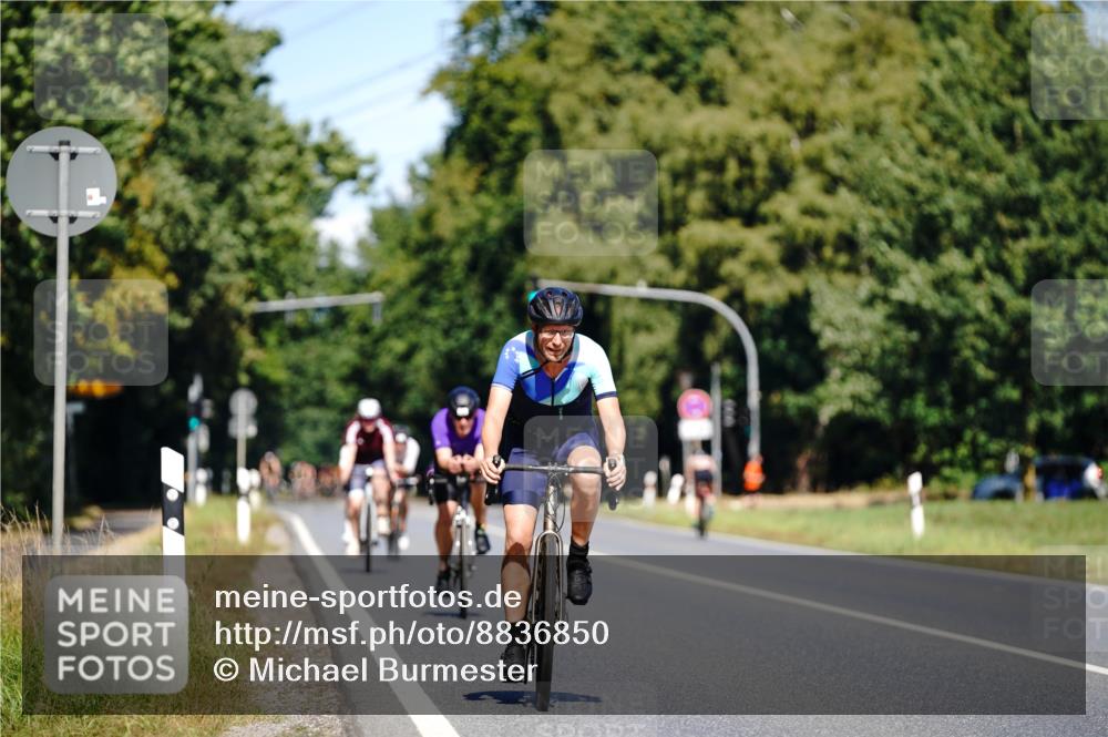 07.09.2025 - 19. Norderstedt Triathlon Michael Burmester http://msf.ph/oto/8836850 07.09.2025 12:50:12 Radfahren 220, 1283 meine-sportfotos.de
