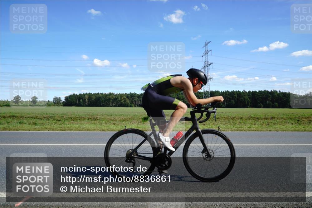 07.09.2025 - 19. Norderstedt Triathlon Michael Burmester http://msf.ph/oto/8836861 07.09.2025 14:07:50 Radfahren 994, 1014, 1027 meine-sportfotos.de