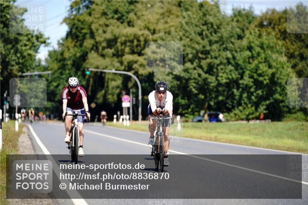 07.09.2025 - 19. Norderstedt Triathlon Michael Burmester http://msf.ph/oto/8836870 07.09.2025 12:50:17 Radfahren 220, 241, 330, 1283 meine-sportfotos.de
