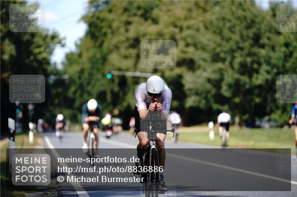 07.09.2025 - 19. Norderstedt Triathlon Michael Burmester http://msf.ph/oto/8836886 07.09.2025 14:10:43 Radfahren 876, 999, 1421 meine-sportfotos.de